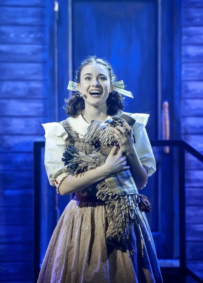 Музыкальный спектакль «Волшебник изумрудного города»