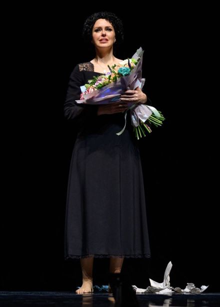 Моноспектакль «Эдит Пиаф. Жизнь в розовом цвете»