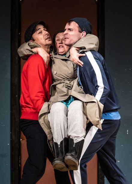 Спектакль «Угонщица»