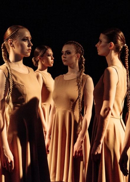 Спектакль «Да.мы»