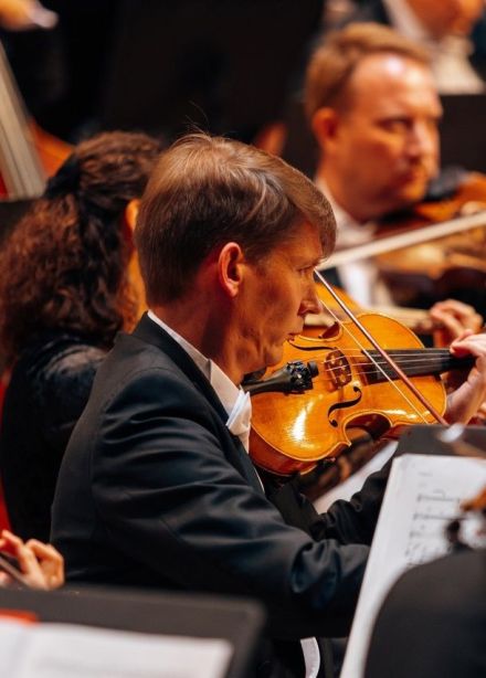 Тюменский филармонический оркестр п/р Камолиддина Уринбаева