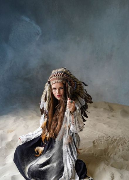 Евгения Рыбакова и группа «Обними Кита»