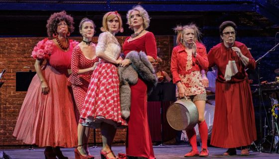 Мюзикл «Восемь женщин»