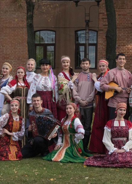 Ансамбль «Яромилъ». И песни тоже воевали