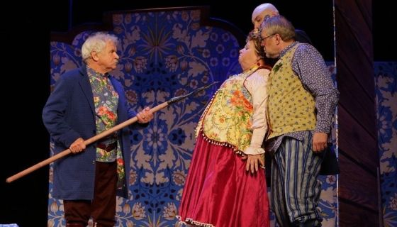 Спектакль «Не в свои сани не садись»