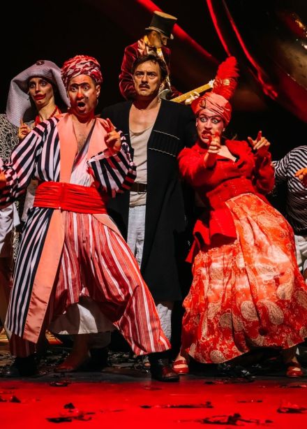 Спектакль «Бег»